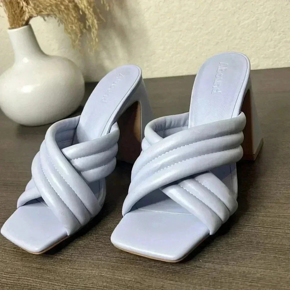 Abound Pearl Cross Band Block Heeled Sandals - Picture 10 of 14